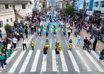 Braço do Norte celebra 7 de Setembro com desfile cívico em homenagem aos 70 anos do município