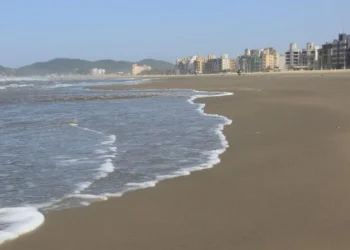 Praias em Laguna passarão por limpeza