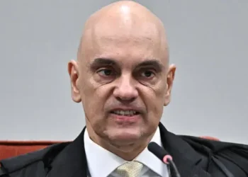 Moraes vota para condenar Bolsonaro e outros sete réus por plano de golpe