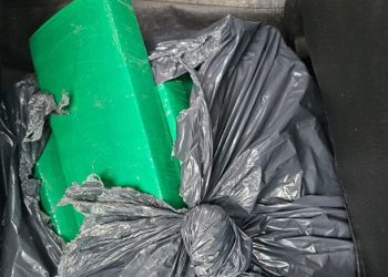 Após perseguição, dupla é presa com 20 quilos de maconha em Laguna