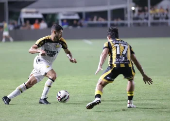 Criciúma sofre virada do Amazonas e chega ao terceiro jogo sem vencer