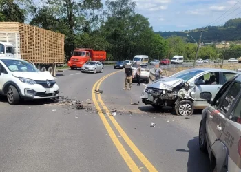 Siderópolis: colisão frontal é registrada na serrinha