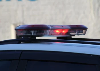 Flagrado mexendo no celular, motociclista acaba preso por tráfico de drogas