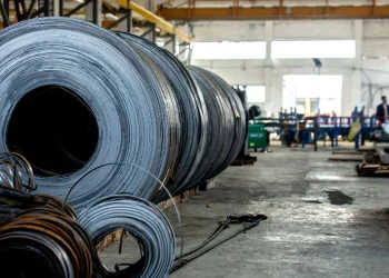 Ex-funcionário furta fiação elétrica e deixa loja de automóveis sem energia