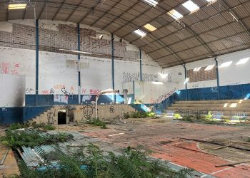 Tubarão: vereador cobra solução para ginásio abandonado