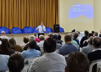 Mais de 100 homens participam de evento do Novembro Azul