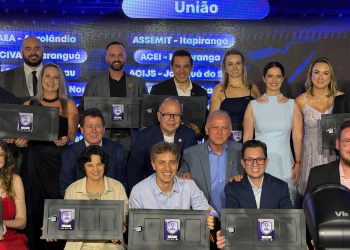 Acivale é destaque em evento da Facisc com duas premiações estaduais