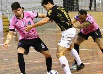 Empate confirma Tubarão Futsal na primeira divisão