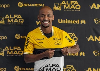 Waguininho é apresentado e afirma estar motivado com o projeto do Criciúma