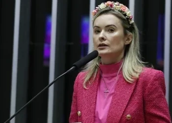 Procuradoria da Mulher condena ofensas feitas a Júlia Zanatta pelas redes sociais