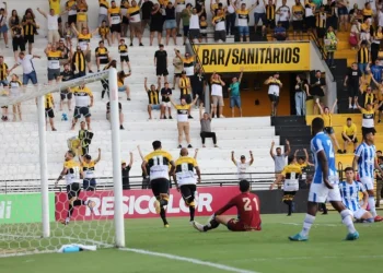 Criciúma é multado no episódio dos banheiros químicos